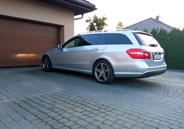 Mercedes-Benz Klasa E cena 51500 przebieg: 355000, rok produkcji 2010 z Brzeg małe 466